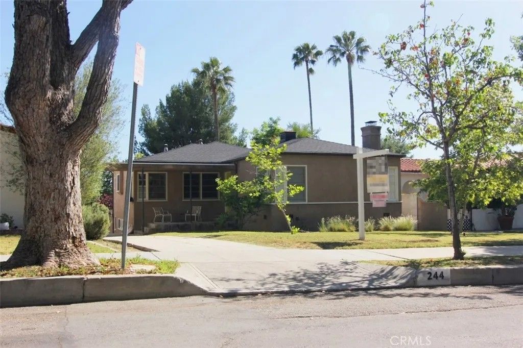 Photo of 244 Spencer St, Glendale, CA 91202 (MLS # GD26087640)