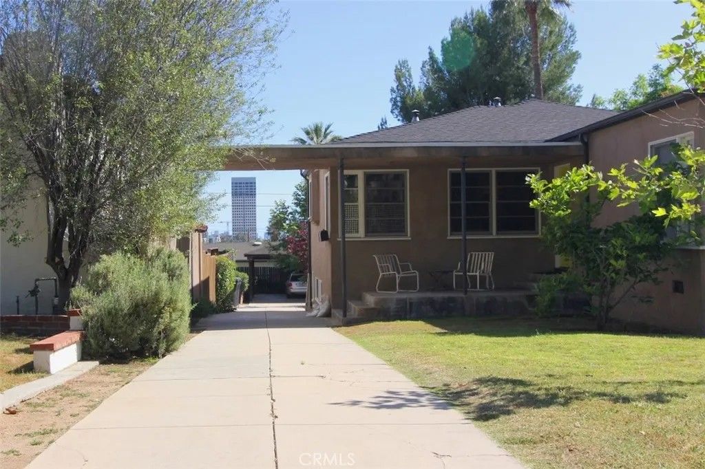 Photo of 244 Spencer St, Glendale, CA 91202 (MLS # GD26087640)