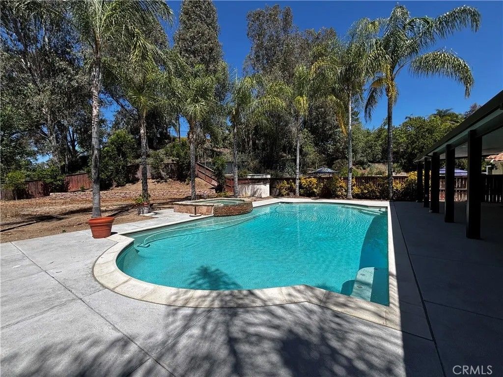 Photo of 24563 Calle Perla, Murrieta, CA 92562 (MLS # IG26076083)