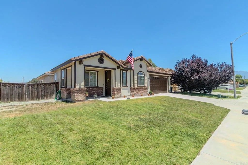 Photo of 2127 Roanoke Street, San Jacinto, CA 92582 (MLS # PTP2504624)