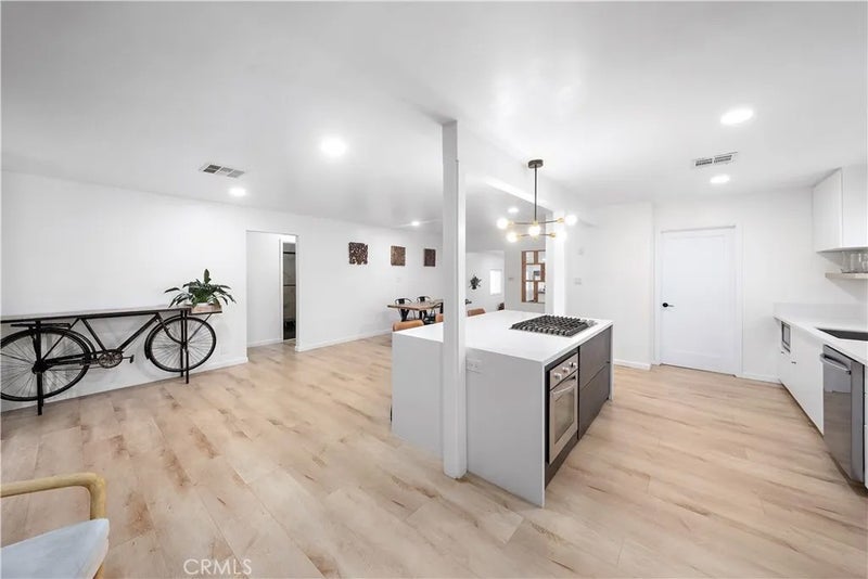 556 E. El Morado Court