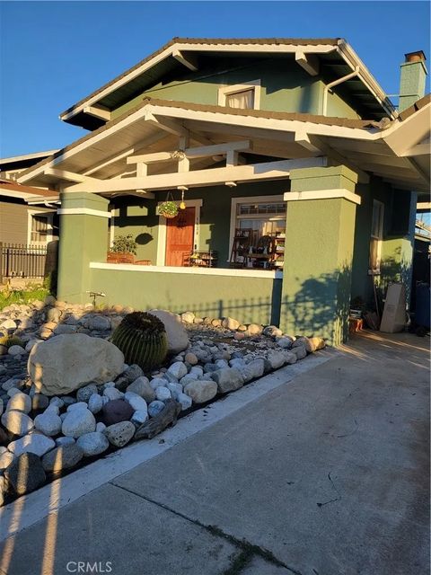 Photo of 1934 Vineyard Avenue, Los Angeles, CA 90016 (MLS # DW26088761)
