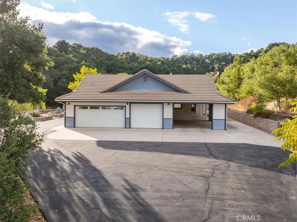 4242 Las Tablas Willow Creek Road