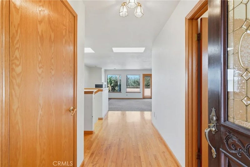 887 N 5th