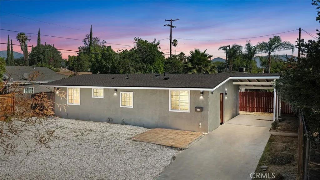 Photo of 2218 Broadway AVE, San Bernardino, CA 92410 (MLS # DW26128504)
