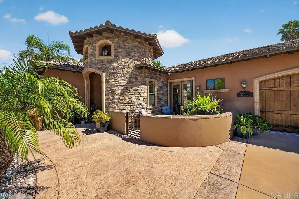 15512 Calistoga Dr