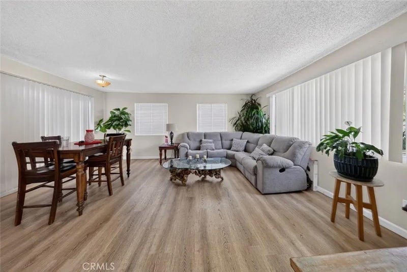 1012 N Vernon Avenue