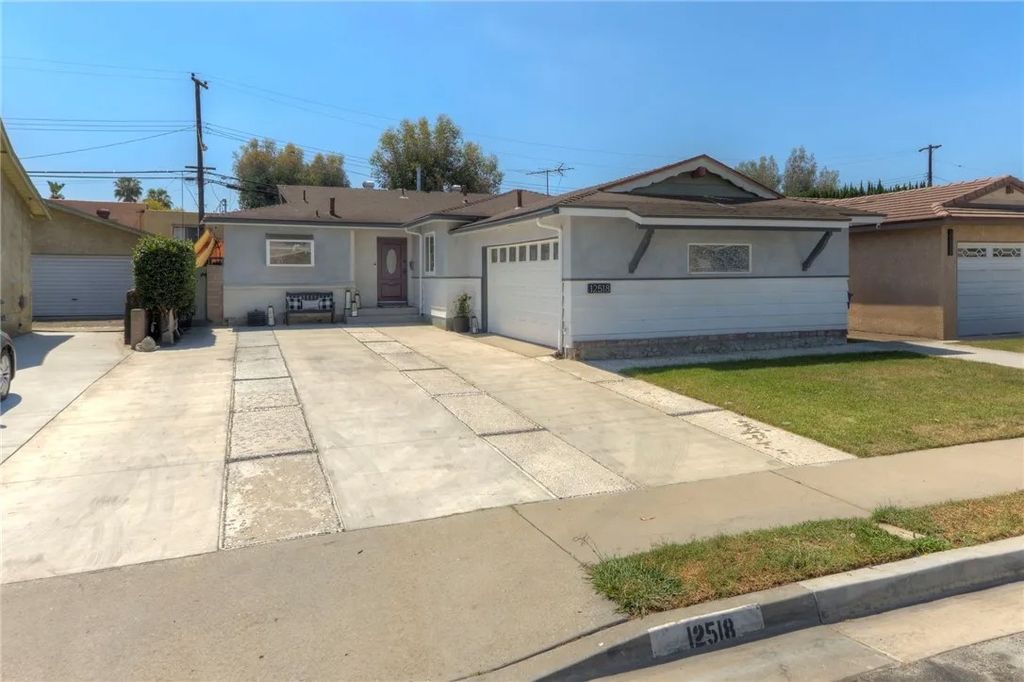 Photo of 12518 Walcroft St, Lakewood, CA 90715 (MLS # RS26077626)