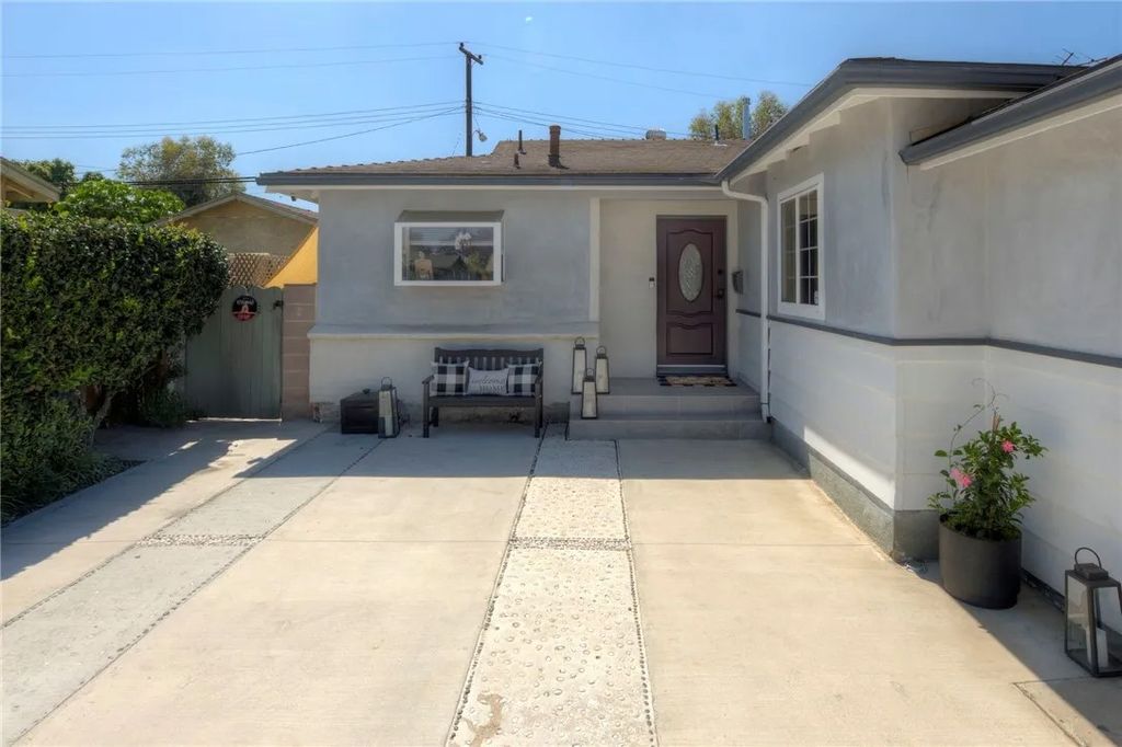 Photo of 12518 Walcroft St, Lakewood, CA 90715 (MLS # RS26077626)
