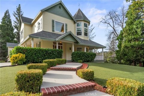 Photo of 27601 Cedarwood Drive, Lake Arrowhead, CA 92352 (MLS # IG25276567)