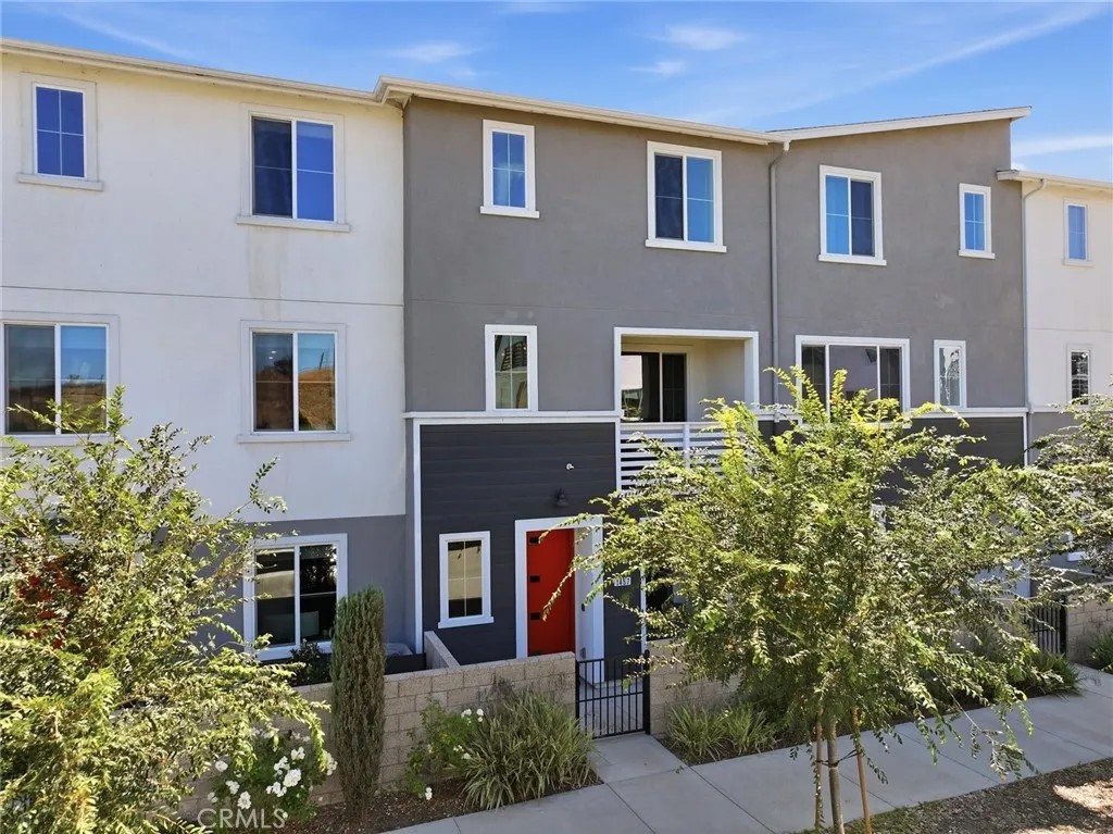 1457 W Longview Lane