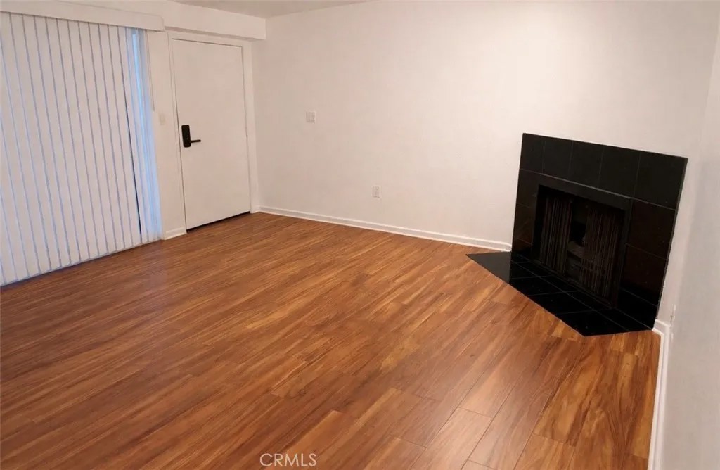 345 S Alexandria 107