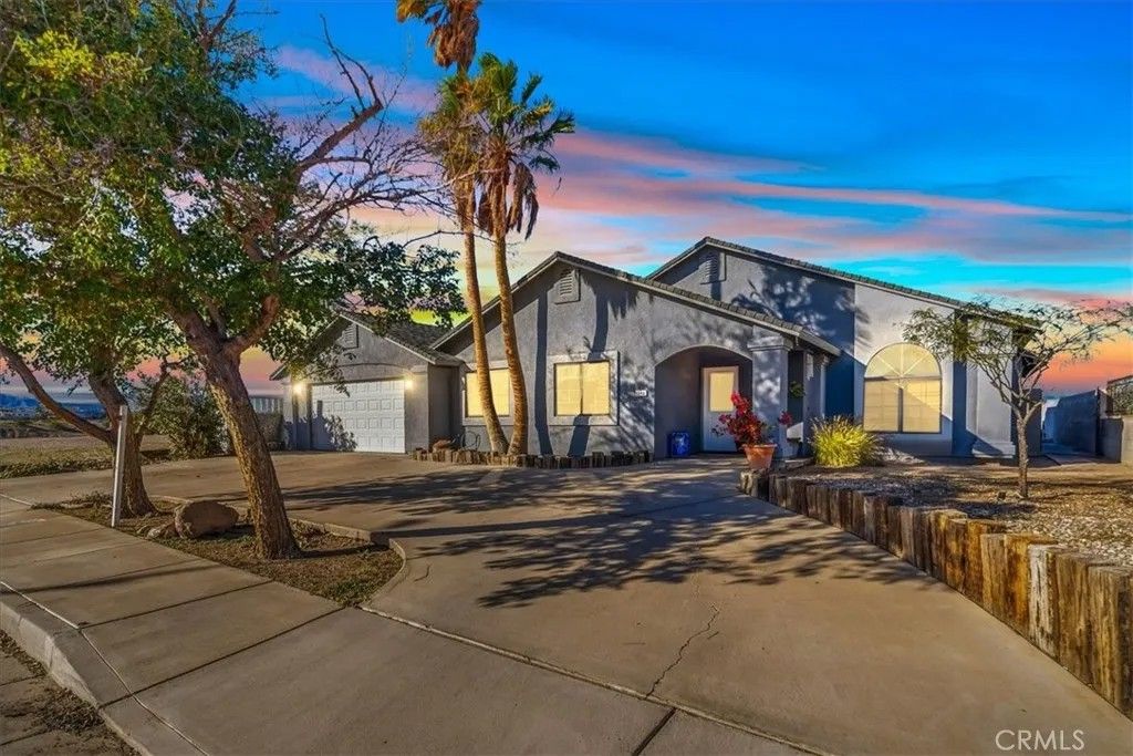 Photo of 1348 Redwood Ave, Needles, CA 92363 (MLS # PW26016440)