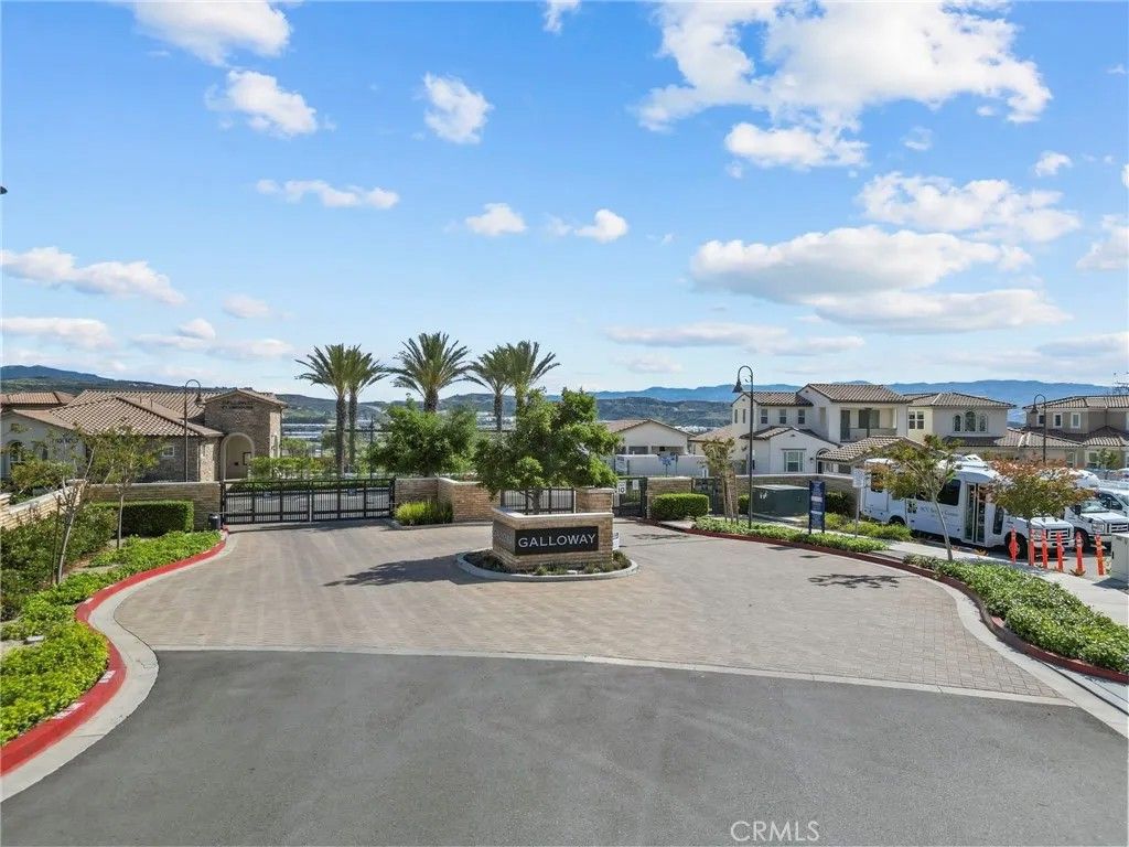 Photo of 20560 Galloway Dr, Saugus, CA 91350 (MLS # SR26085860)