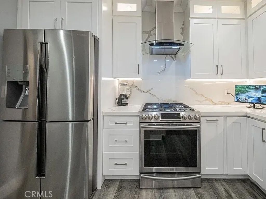 Photo of 430 N Parish Pl, Burbank, CA 91506 (MLS # IV26075144)