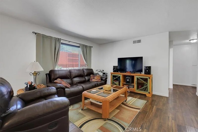 7048 Kilkenny Dr