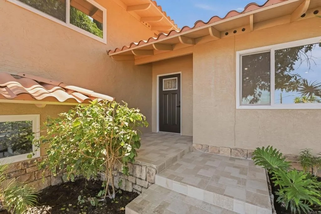 737 Alta Vista Dr