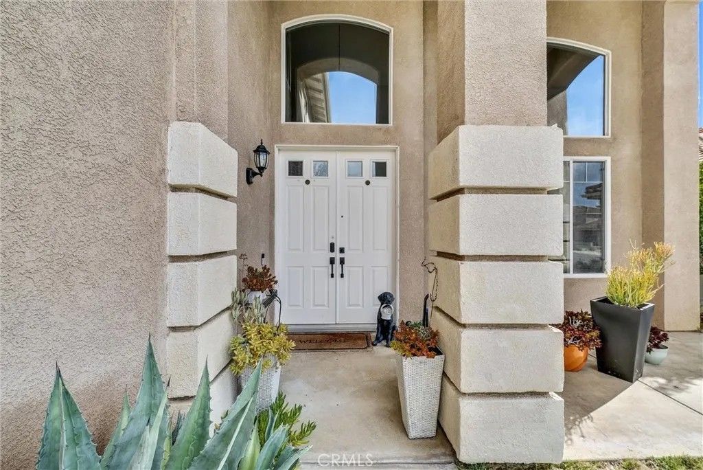 Photo of 24550 Avenida Arconte, Murrieta, CA 92562 (MLS # AR26072551)