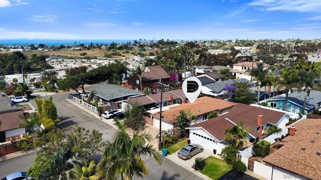 Photo of 1602 Grandview St, Oceanside, CA 92054 (MLS # 260008004)