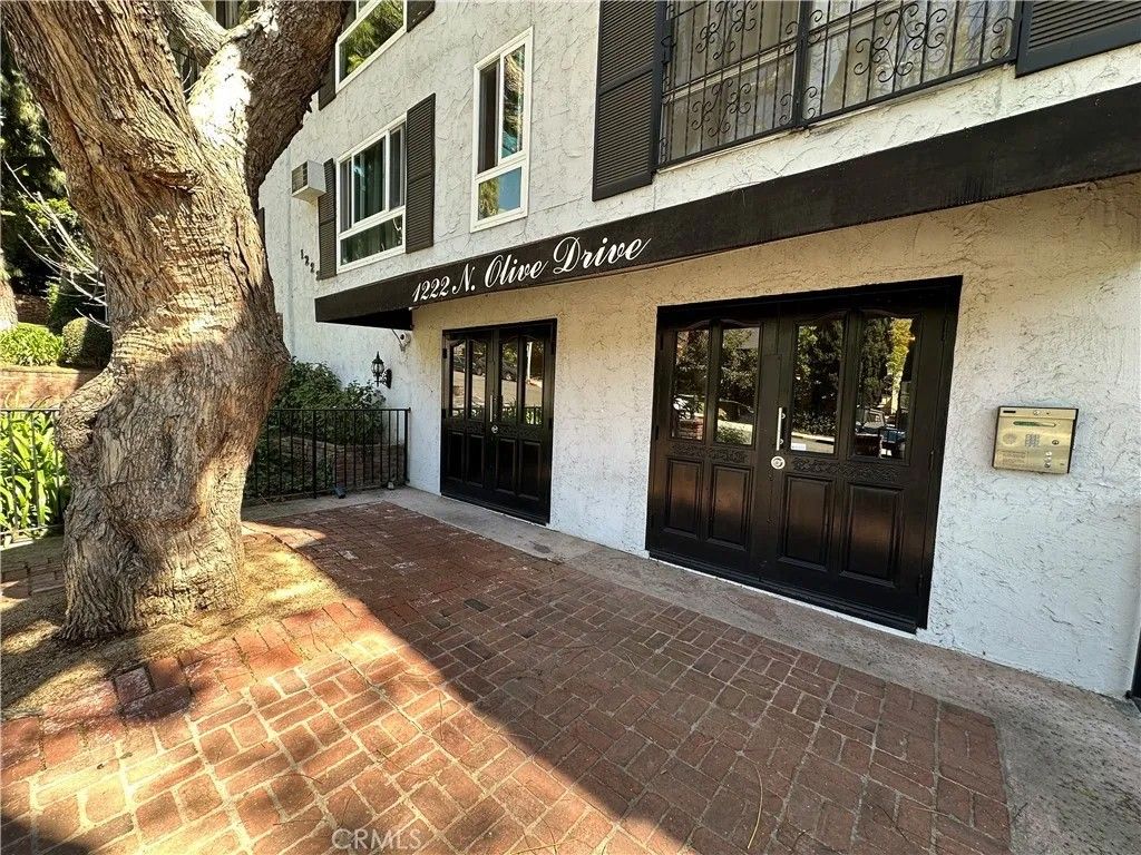 Photo of 1222 N Olive Dr, West Hollywood, CA 90069 (MLS # PW26055998)