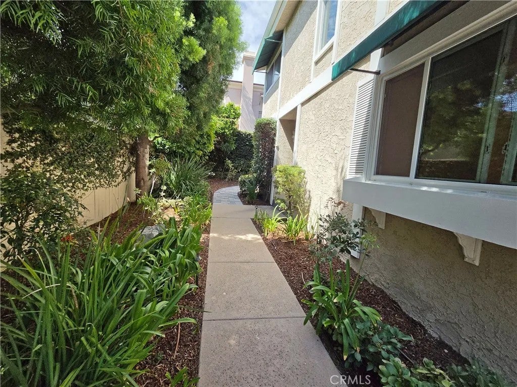 2213 Pullman Lane 1