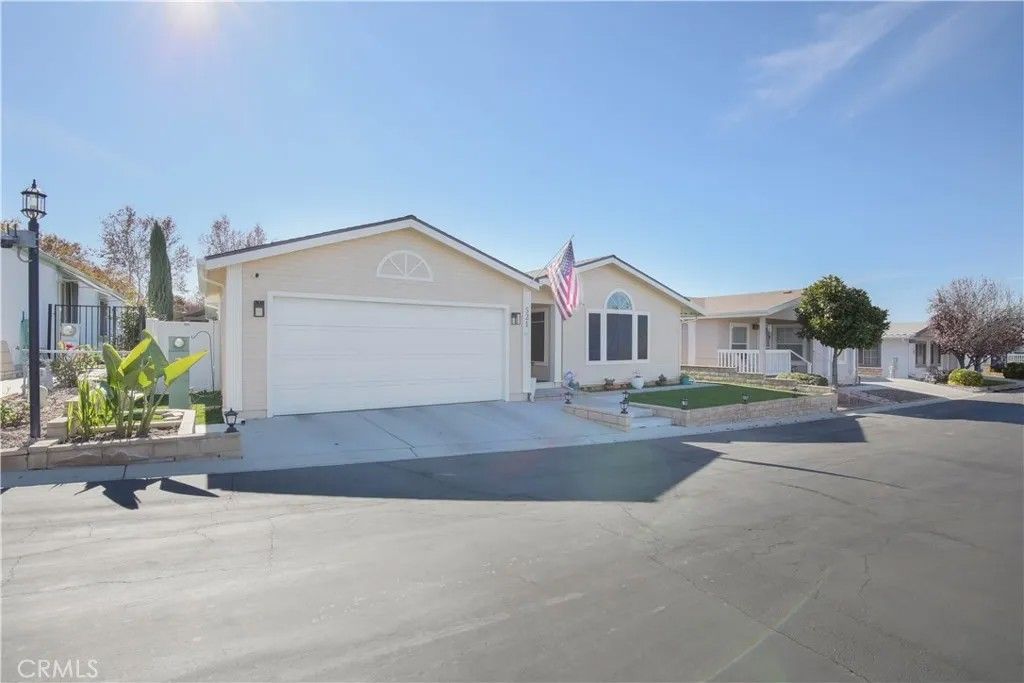 Photo of 521 Bermuda Drive, Hemet, CA 92543 (MLS # SW26007958)