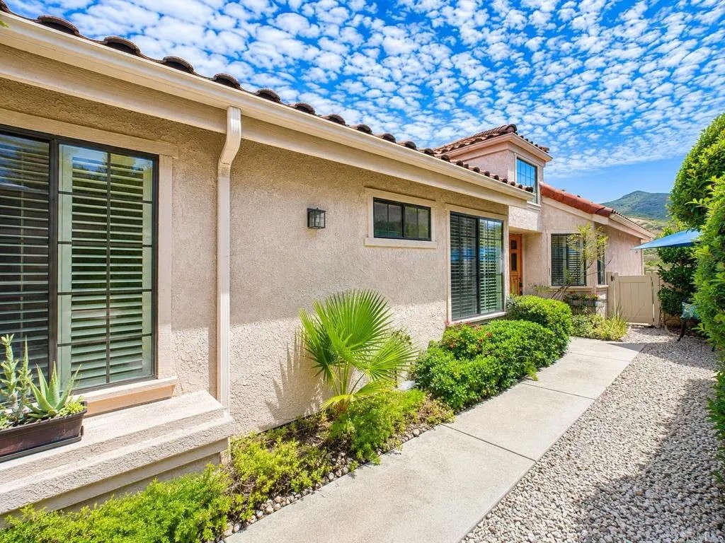 28758 Vista Valley Dr