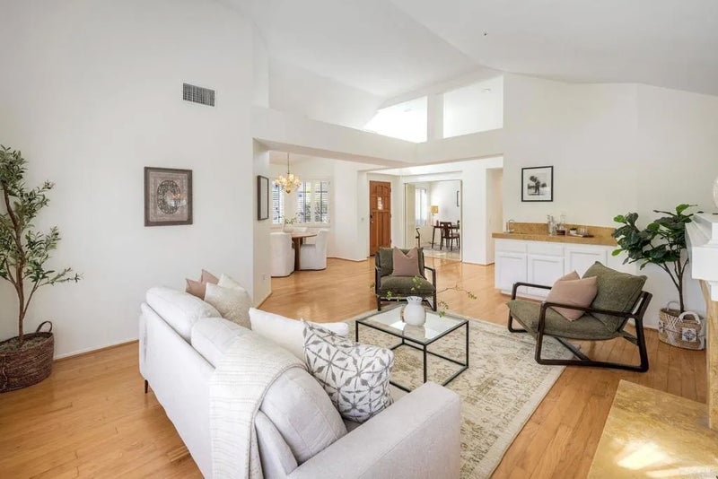 28758 Vista Valley Dr