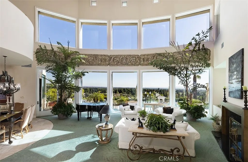2261 Liane Lane