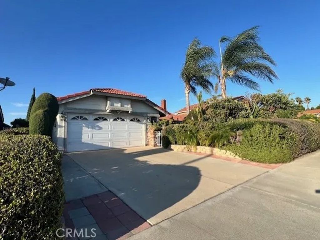 Photo of 1455 Cresta Rd, Corona, CA 92879 (MLS # IG25229399)