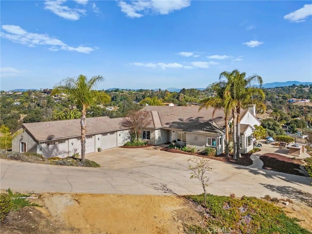 Photo of 2240 Aqua Hill Road, Fallbrook, CA 92028 (MLS # SW25140558)