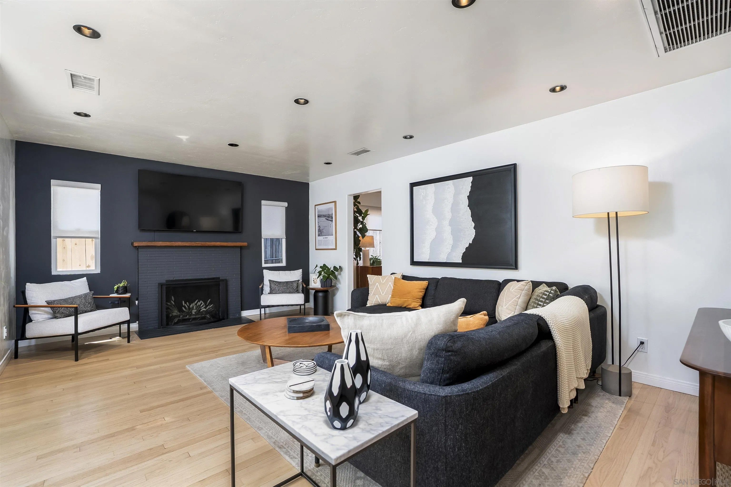 4138 Massachusetts