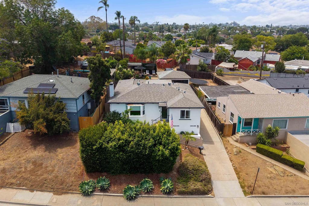 Photo of 4138 Massachusetts Ave, La Mesa, CA 91941 (MLS # 260019165)