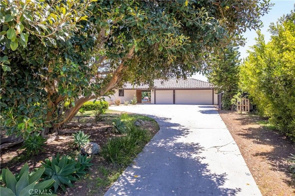 Photo of 7337 La Soldadera, Rancho Santa Fe, CA 92067 (MLS # SW26108469)