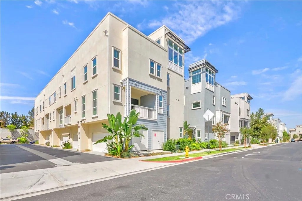 755 S Mosaic Street