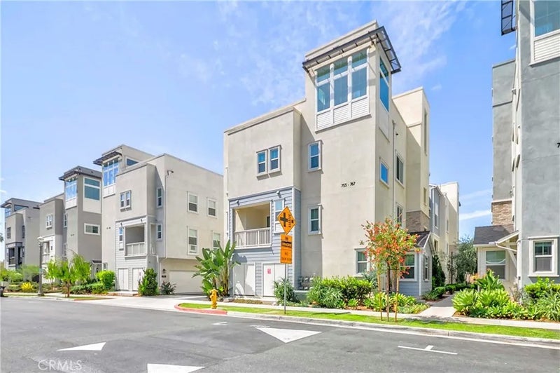 755 S Mosaic Street