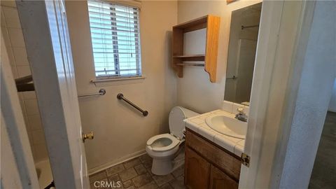 Tiny photo for 14280 Navajo Rd, Apple Valley, CA 92307 (MLS # HD25224579)