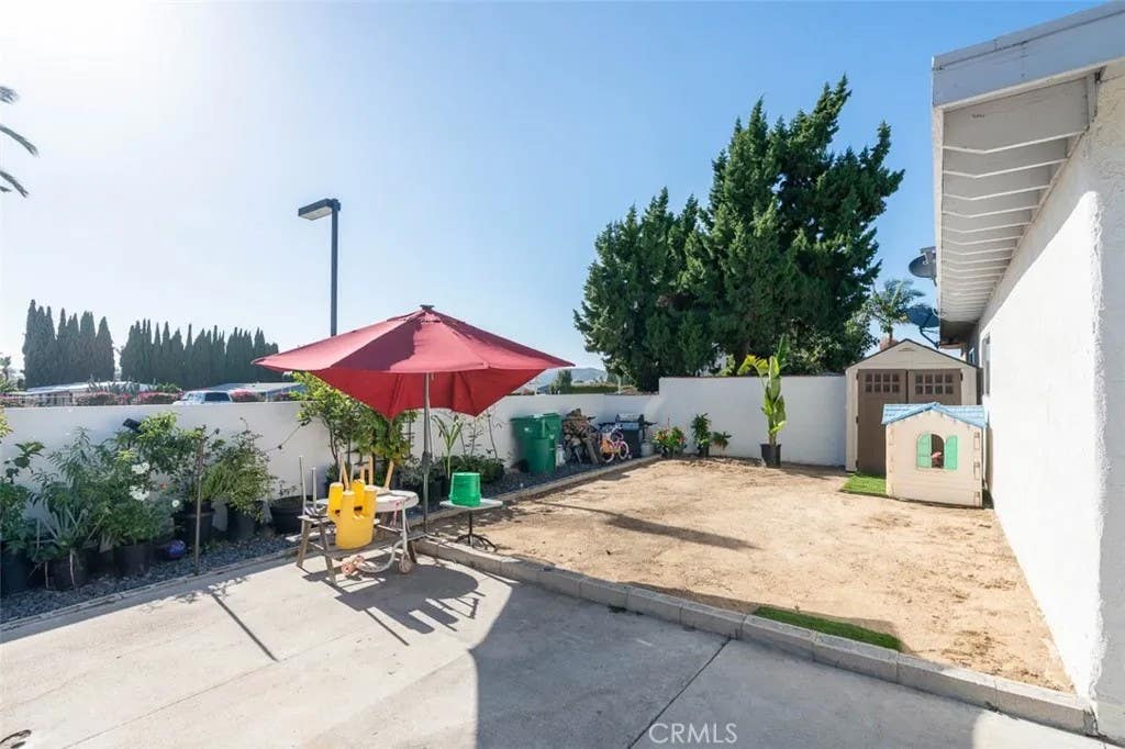 Photo of 309 Calle Montecito, Oceanside, CA 92057 (MLS # SR26151182)