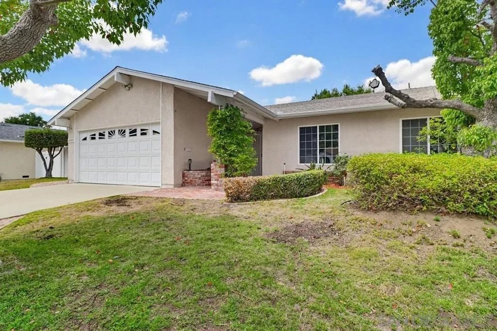 Photo of 1362 Saddleview Court, El Cajon, CA 92019 (MLS # 260012961)