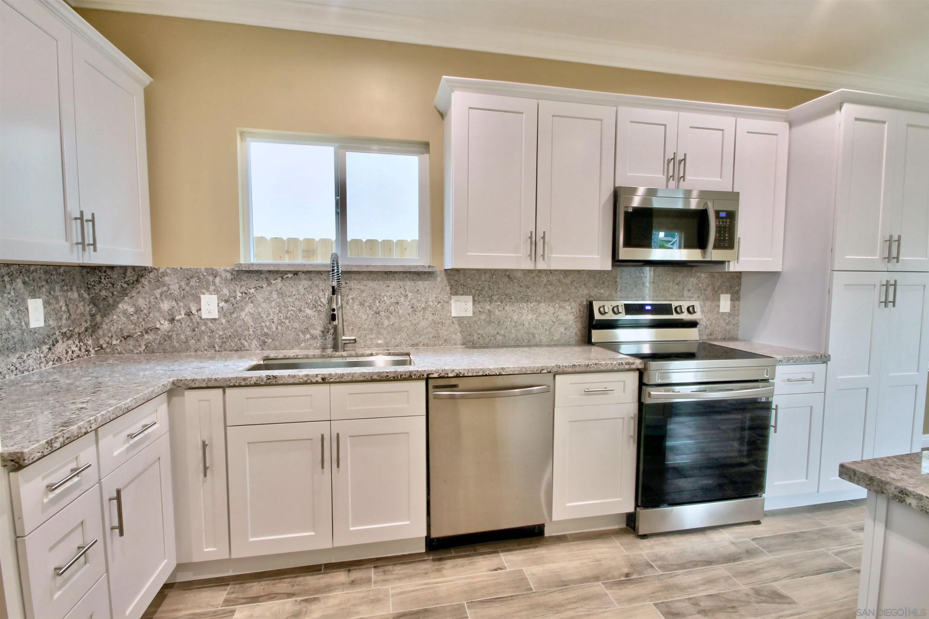 903-5 Concepcion Ave