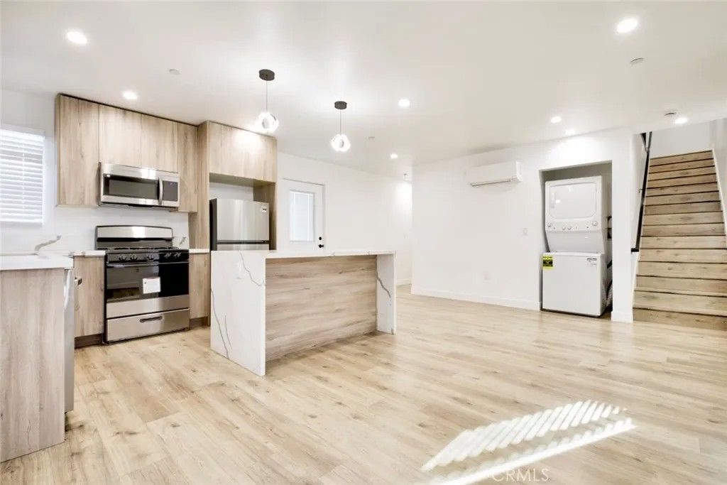 Photo of 5650 Cartwright, North Hollywood, CA 91601 (MLS # GD25279653)