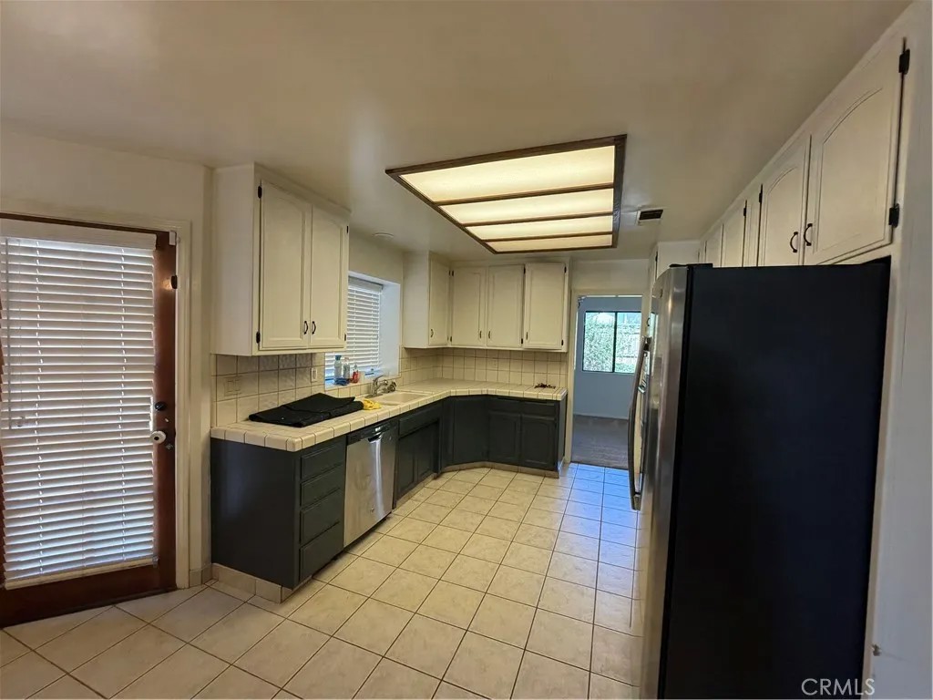3305 Mission Hills Court