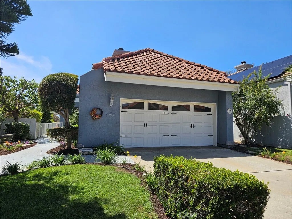 2825 Forest View Way