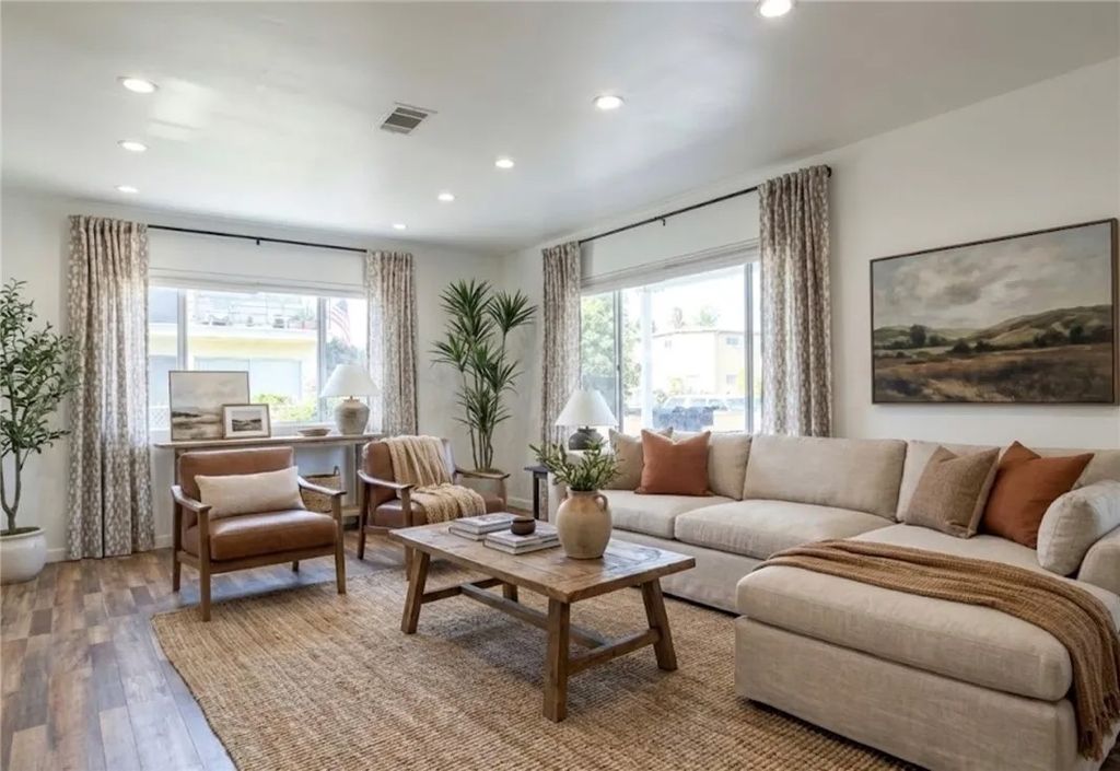 Photo of 341 N Florence Street, Burbank, CA 91505 (MLS # BB25266065)