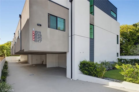 Photo of 613 Aviation WAY, Manhattan Beach, CA 90266 (MLS # SB26213219)