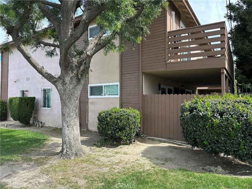 Photo of 440 W Orangewood Ave #C, Anaheim, CA 92802 (MLS # PW26050892)