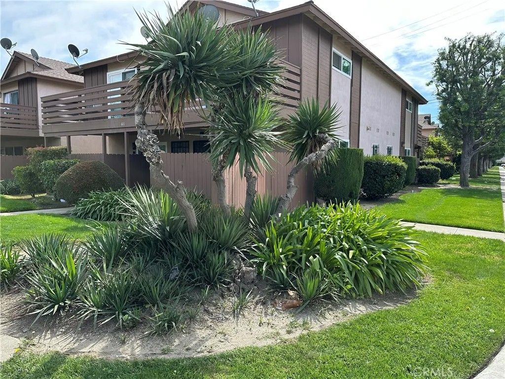 Photo of 440 W Orangewood Ave #C, Anaheim, CA 92802 (MLS # PW26050892)