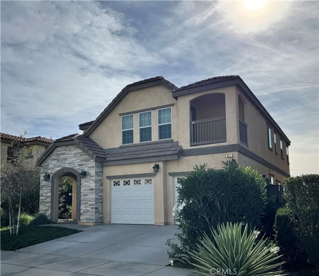 Photo of 957 W Tibbot St, Rialto, CA 92377 (MLS # CV26003490)