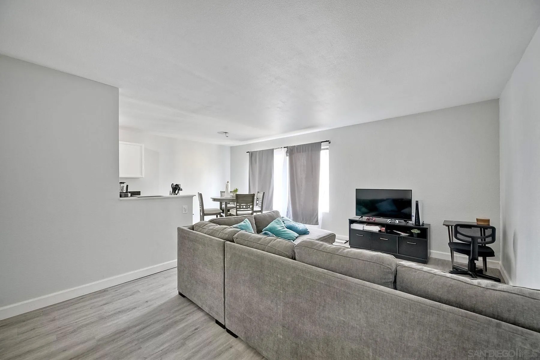 1653 Pentecost Way 12