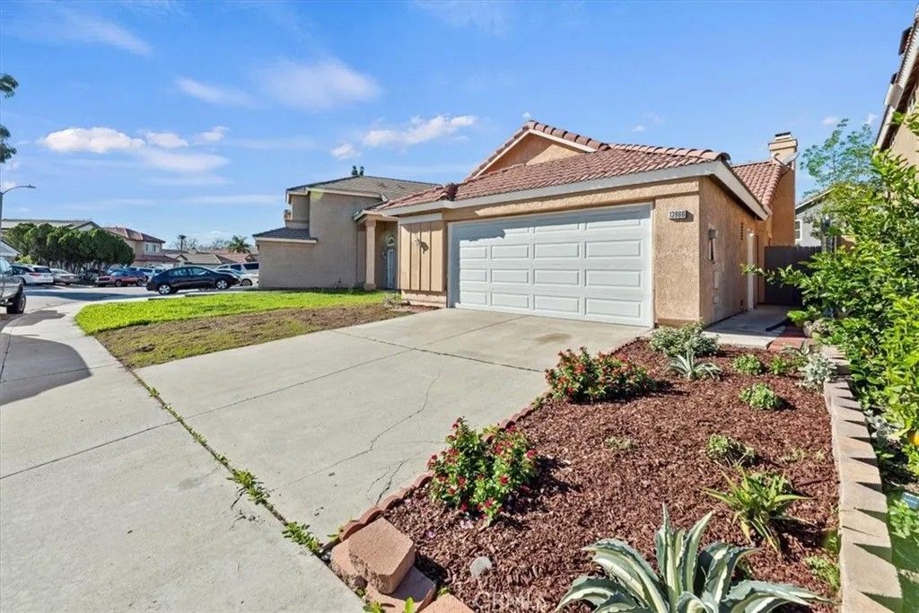 Photo of 13966 Green Vista, Fontana, CA 92337 (MLS # CV25281958)